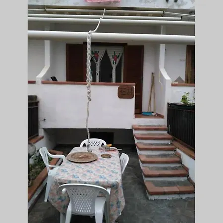 Appartamento Cheerful 2 Bedroom Sea View House *